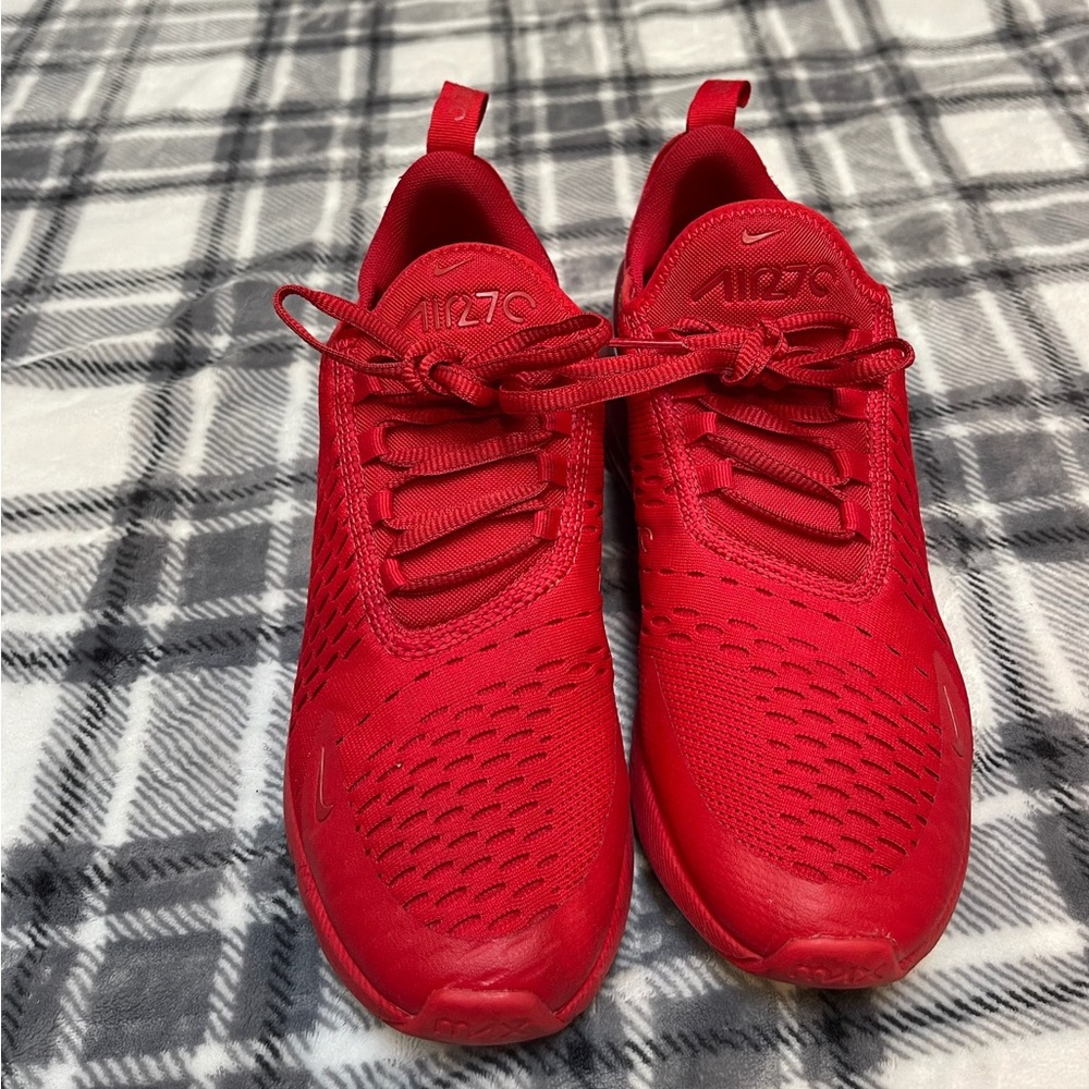 Nike Air Max 270 Triple Red sneaker size 6.5y